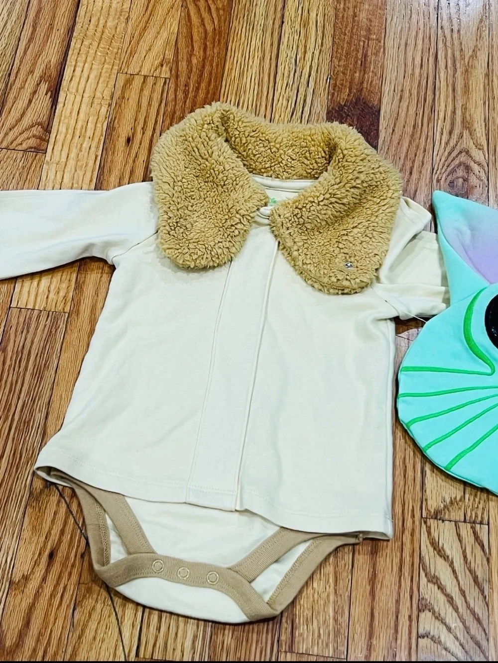 New Disney Green Baby Yoda Ear Hat with Tan Sherpa-Trim Bodysuit Costume